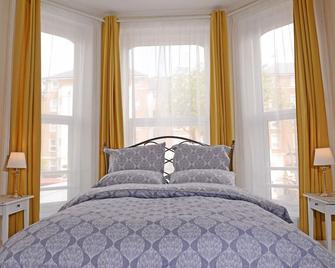 Jevington Gardens - Eastbourne - Bedroom