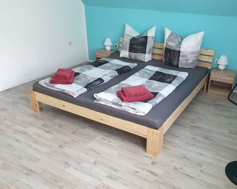 Großzügige Ferienwohnung in Furth im Wald - Furth im Wald - Спальня