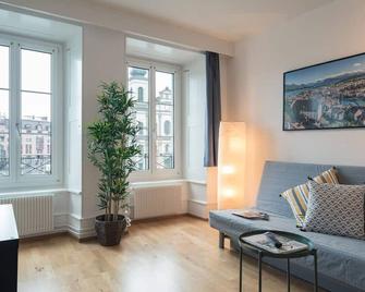 Hitrental Chapel Bridge Apartments - Lucerne - Living room