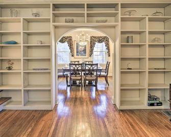 Homeplace with Yard - 10 Mi to Jenny Wiley! - Paintsville - Wohnzimmer