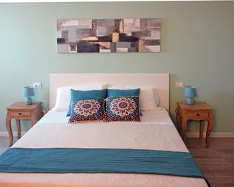 Bed and Breakfast Erilla - Desenzano del Garda - Bedroom