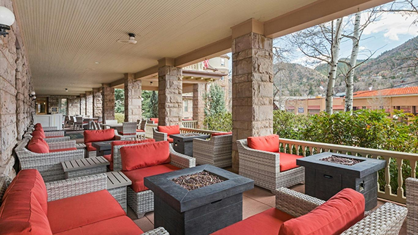 The Cliff House at Pikes Peak