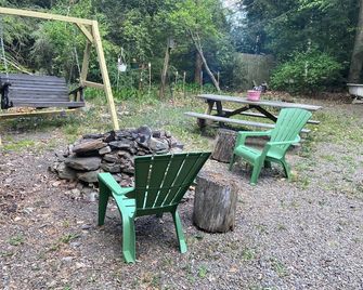 Cabin close to Ricketts Glen and State Parks! - Dushore - Patio