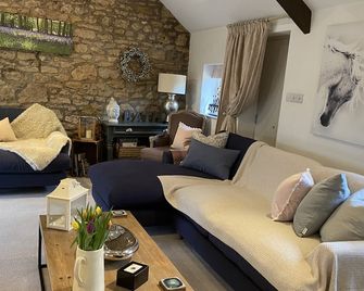 Spectacular luxury barn conversion overlooking a hidden valley near Bath - Bath - Living room