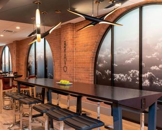 Delta Hotels by Marriott Kalamazoo Conference Center - קאלאמאזו - טרקלין