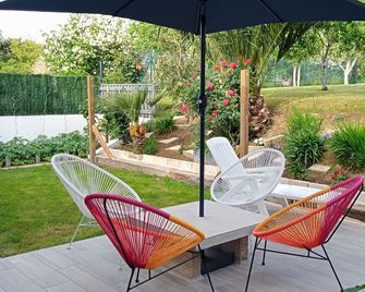 House 700m from the basilica in Ste Anne d' Auray and 15min from the beaches by car - Sainte-Anne-d'Auray - Patio