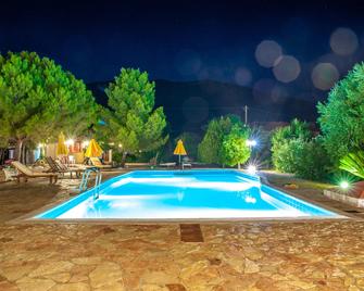 Pegasos Studios - Argostoli - Piscina