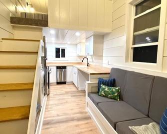 Cozy Cache Vista Tiny House with Summer Rates - Tetonia