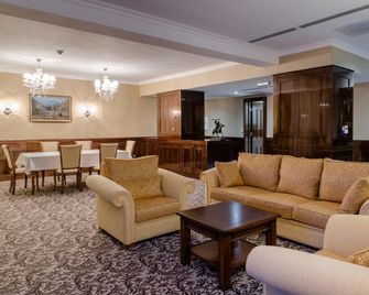 Holiday Inn Aktau By IHG - Aqtau - Lounge