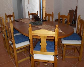 Cave house, adventure holiday, adventure holiday to relax - Cuevas del Campo - Comedor