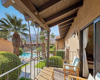 Charming 2-bedroom condo in serene Uptown North Palm Springs! - بالم سبرينغس - شرفة