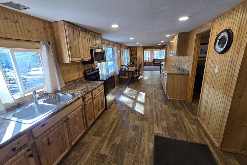 Somo River Home - Fire Pit, Dog Friendly, W&D, Kayaks, Canoe - Tomahawk - Kuchyň