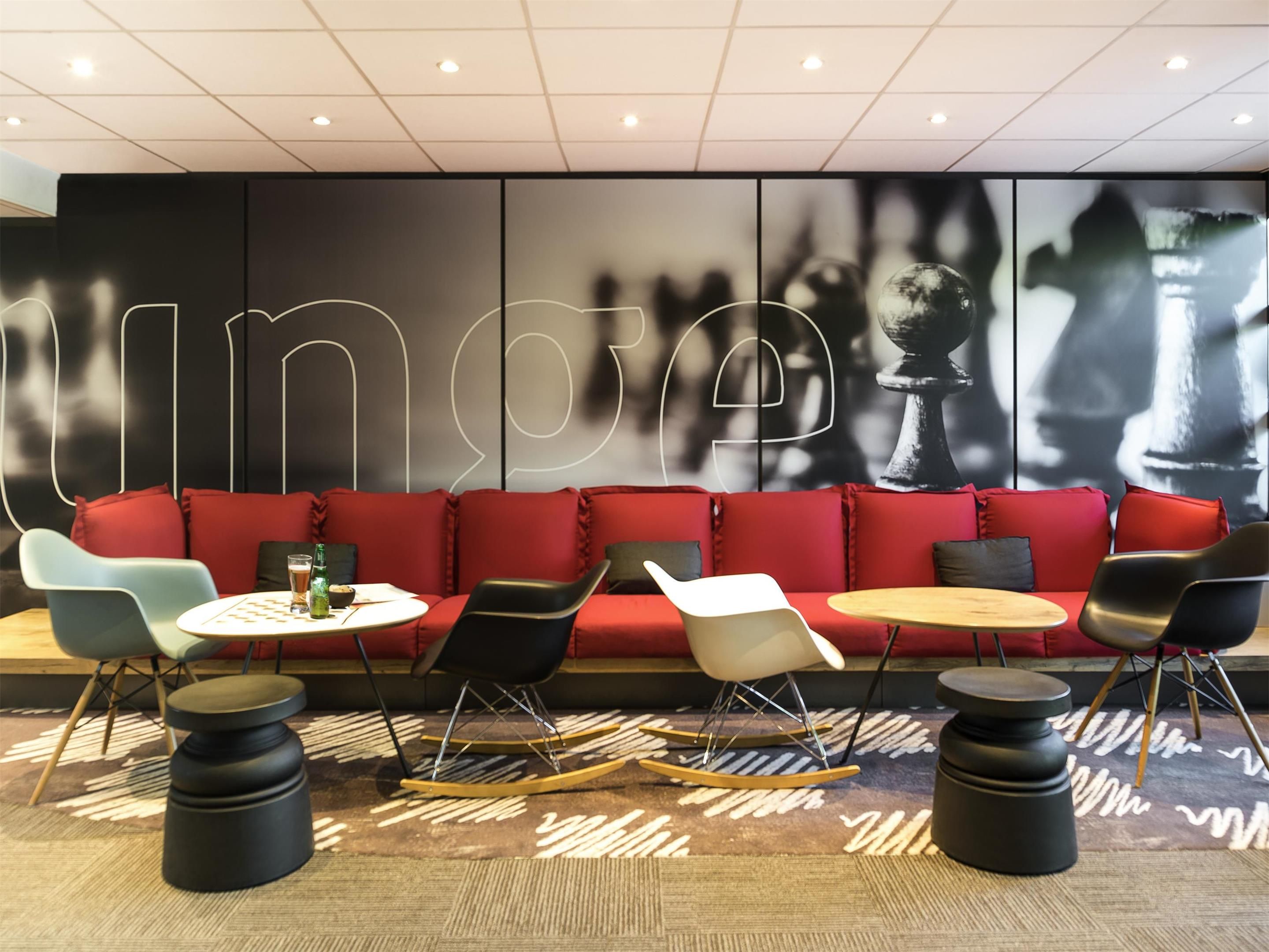 إيبيس باري سانت دونيس ستاد سود