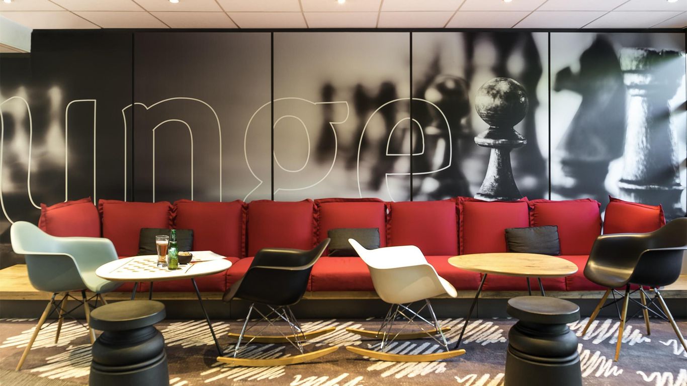 إيبيس باري سانت دونيس ستاد سود