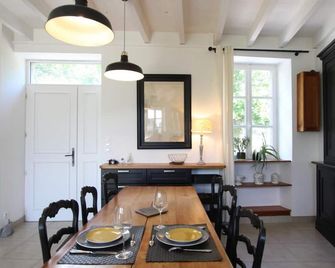 Chic renovated house, 2 bedrooms, enclosed garden in Sainte-Marie-du-Mont - Sainte-Marie-du-Mont - Salle à manger