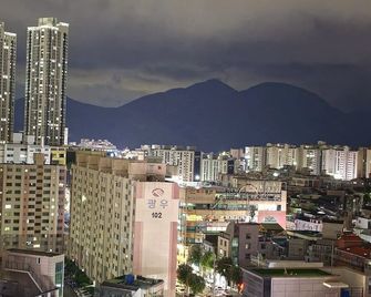 Geoje Residence Hotel - Geoje - Outdoors view