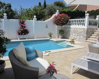Boutique Bed & Breakfast Suite With Pool,garden,sunroom W/ Panoramic Sea Views - Benalmádena - Pool