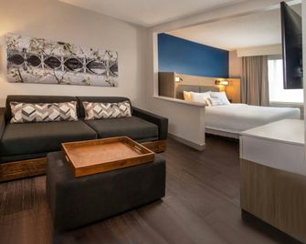 SpringHill Suites by Marriott Herndon Reston - Herndon - Oturma odası