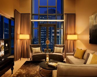 Hotel Le Soleil by Executive Hotels - Vancouver