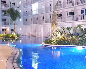 Mall of Asia - Aseana Residences Shore Apartments - Pasay - Pool
