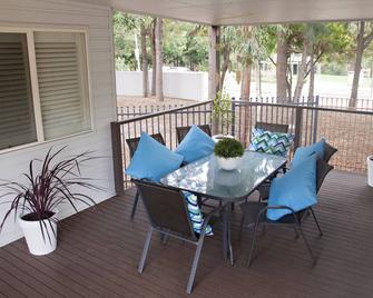 Nepean Shores by Gateway Lifestyle Holiday Parks - Penrith - Balcony