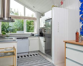 5 person holiday home in Malling-By Traum - Malling - Cocina