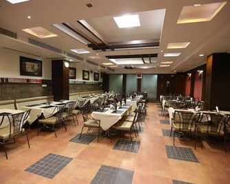 Silvercloud Hotel And Banquets - Ahmedabad - Restaurant