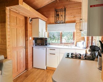 The Log Cabin - Oban - Kitchen