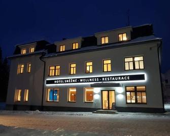 Hotel Snezne - Sněžné - Edificio