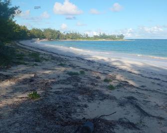 Your private get away hidden in historic island settlements - Rock Sound - Beach