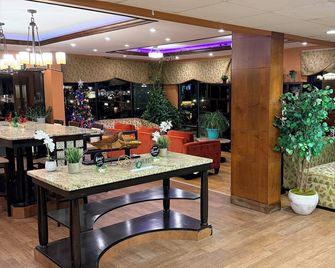 Home Town Inn & Suites - Crestview