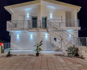 Villa Rosy - Butera - Budova