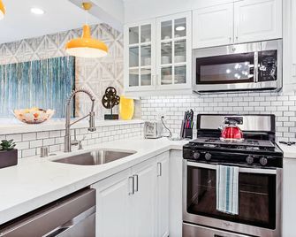 Mickey's Corner - Anaheim - Kitchen