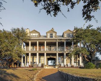 Sage Hill Inn & Spa - Kyle - Budova