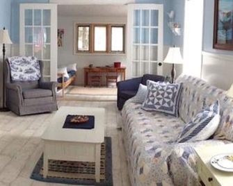Port Huron/Lexington- Lake Huron- Family 'memories' at the lake - Lexington - Sala de estar