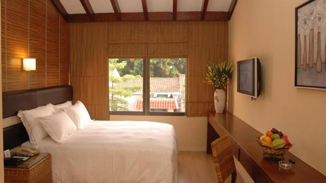 Holiday Resort Hotel