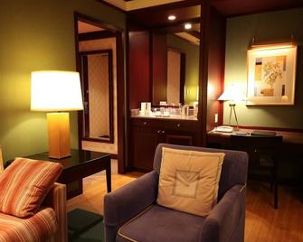 Mito Plaza Hotel - Mito - Living room
