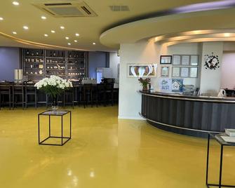Pinebeach Hotel Pohang - Pohang - Bar