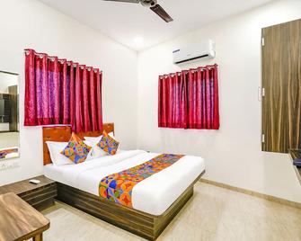 Fabexpress Green View - Powai Lake - Mumbai - Bedroom