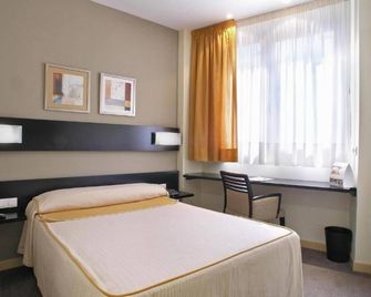 Blu Hotel Pamplona - Imárcoain - Schlafzimmer