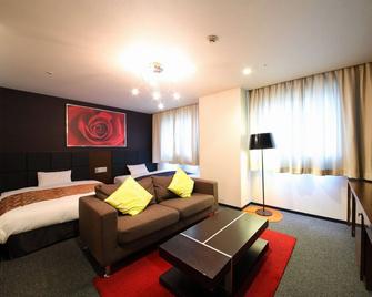 The Paradise Garden Sasebo - Sasebo - Living room
