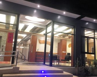 Wei Feng Exquisite Motel Pintung Branch - Pingtung City - Gebäude
