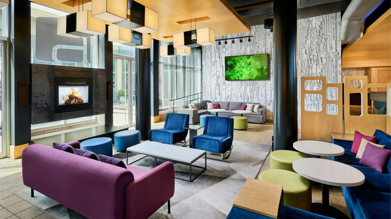 Aloft Montreal Airport