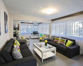 Ayia Napa Holiday Apartment So1 - Ayia Napa - Sala de estar