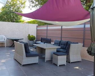 Large house with pool near the Blue Coast - Les Pennes-Mirabeau - Patio