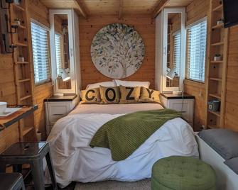 Blue Lakes Village - Upper Lake - Bedroom