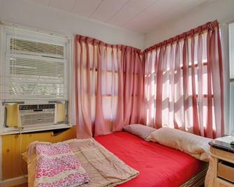 Kayaks & Canoes: Lake-View Retreat in Ellenville! - Ellenville - Bedroom