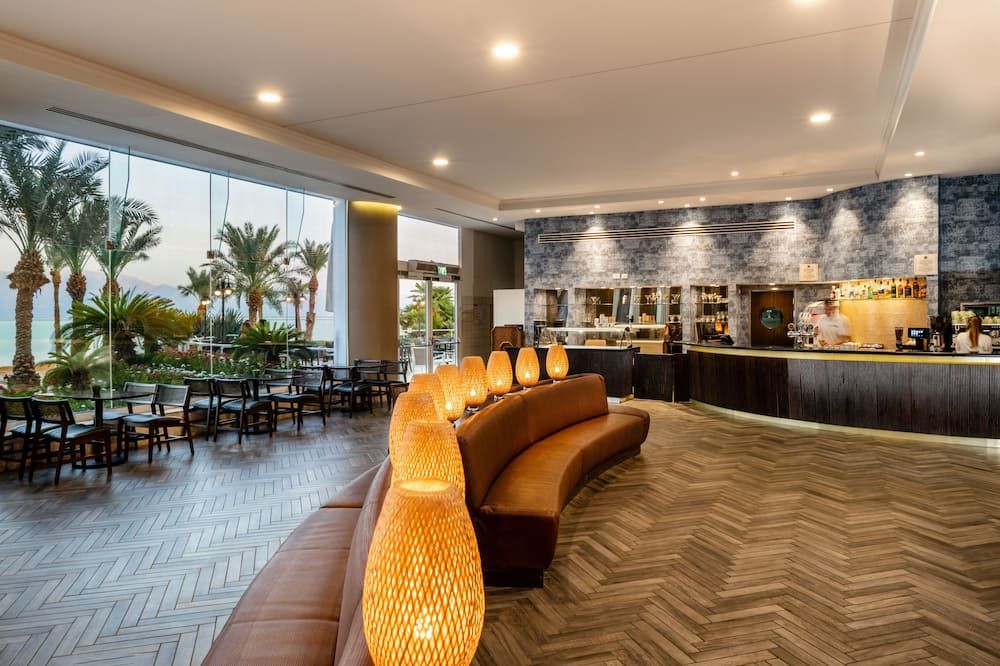 فيرت ديد سي باي أفي هوتلز - عين بوكيك - بار