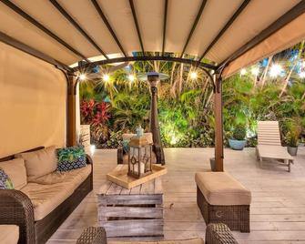 Vacation home - walk to the beach - Lauderdale-by-the-Sea - Patio