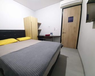 OYO Life 92770 Cozy Puri 22 - Yakarta - Habitación